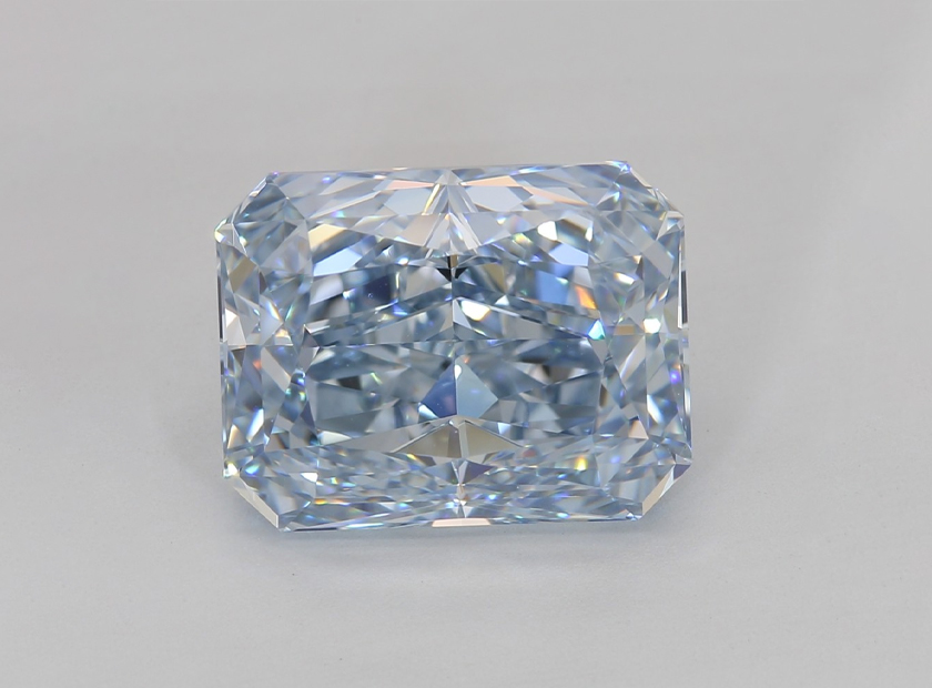Fashion Comes Alive with Lab Grown Colored Diamonds