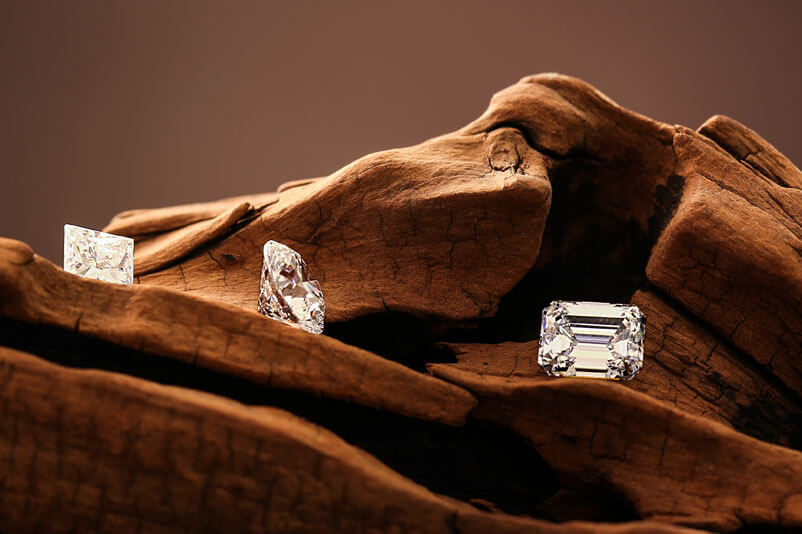 Penelope Cruz Backs Man-Made Diamond Jewelry