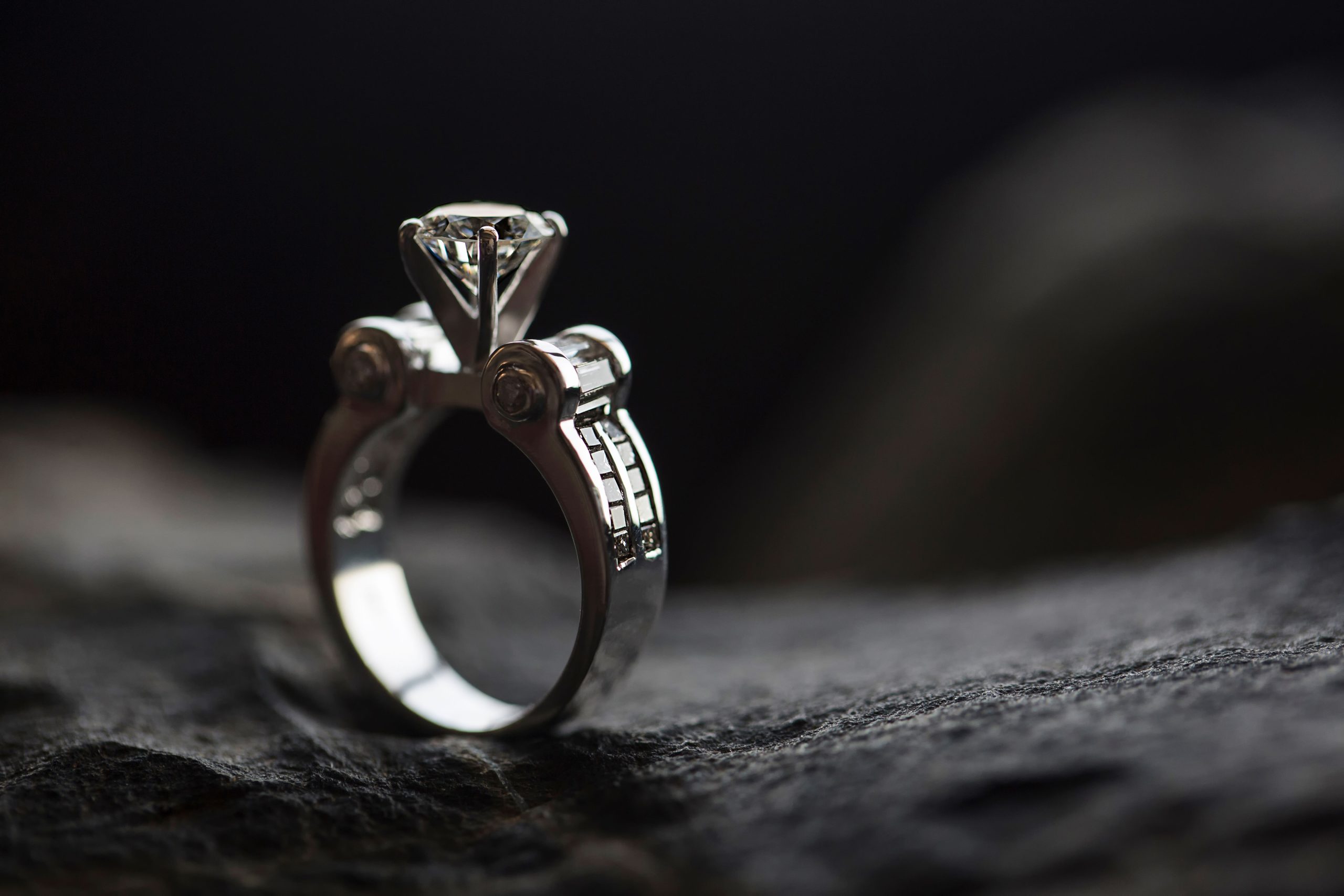 Best Lab Grown Diamond Engagement Rings Designs, Budget and Custom Man Made Wedding Rings